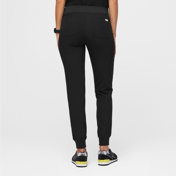 FIGS Zamora Jogger Scrub Pants - Picture 3 of 6